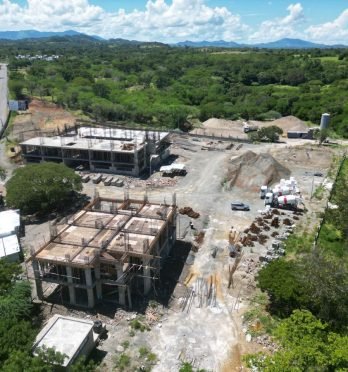 Construcción de Carretera Moca-Villa Trina